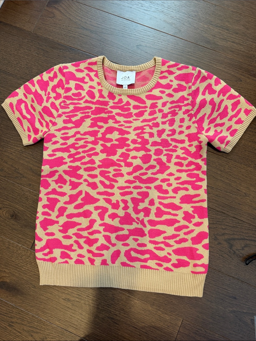 Anthropologie J.O.A. Hot Pink Tan Leopard Short Sleeve Knit Top Small - C36-046